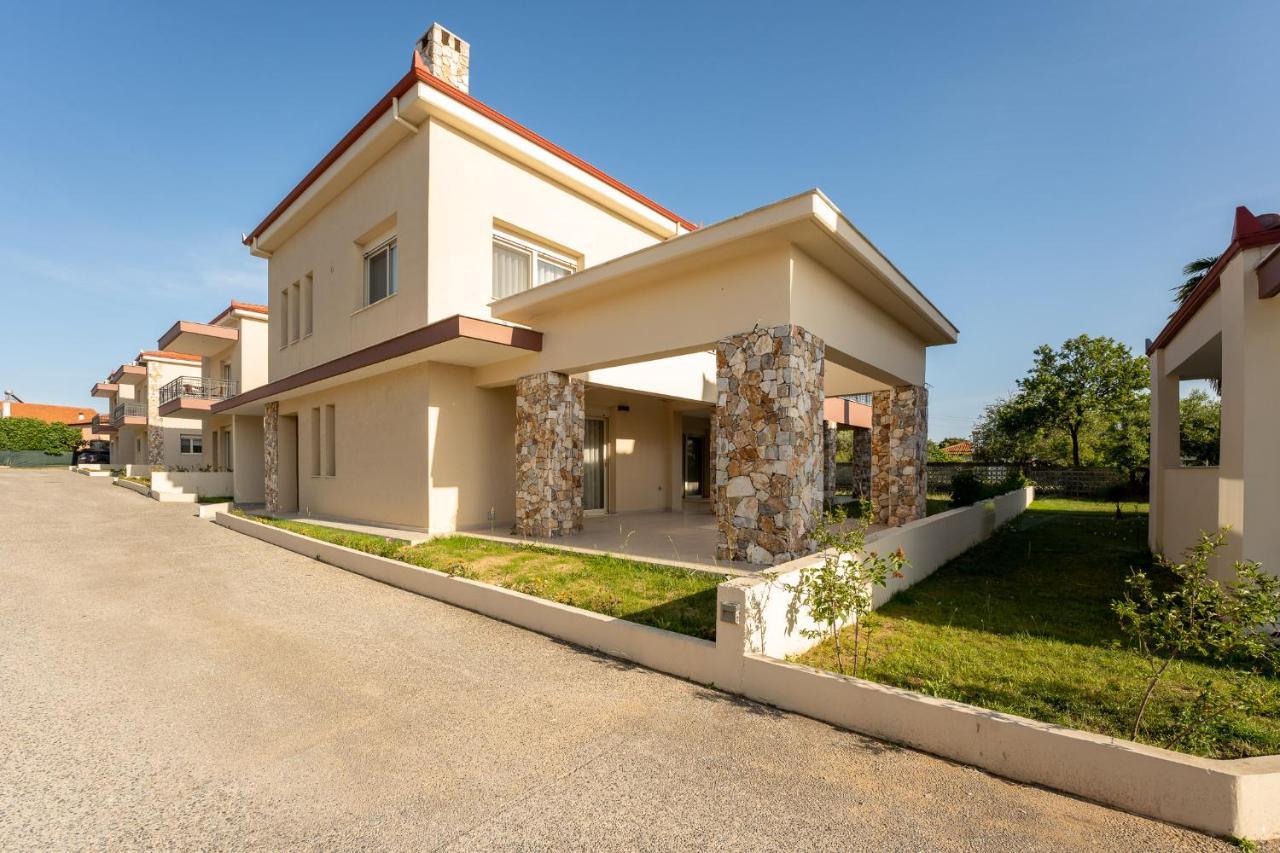 Kalisun Exclusive Villas Nea Kallikrateia Bagian luar foto