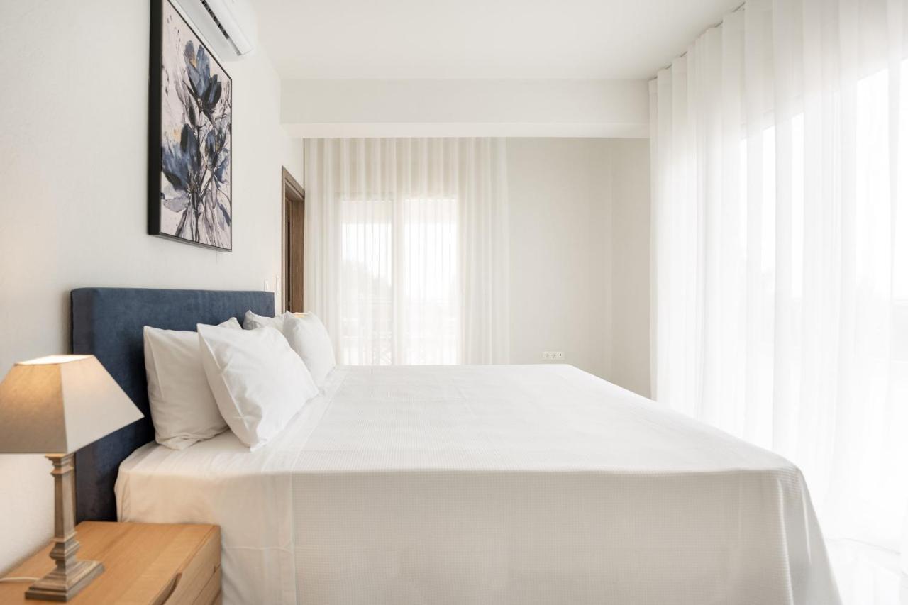 Kalisun Exclusive Villas Nea Kallikrateia Bagian luar foto