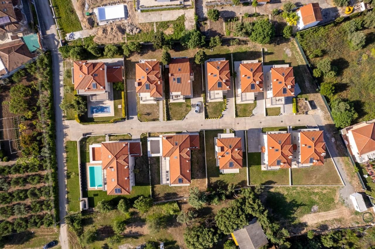 Kalisun Exclusive Villas Nea Kallikrateia Bagian luar foto