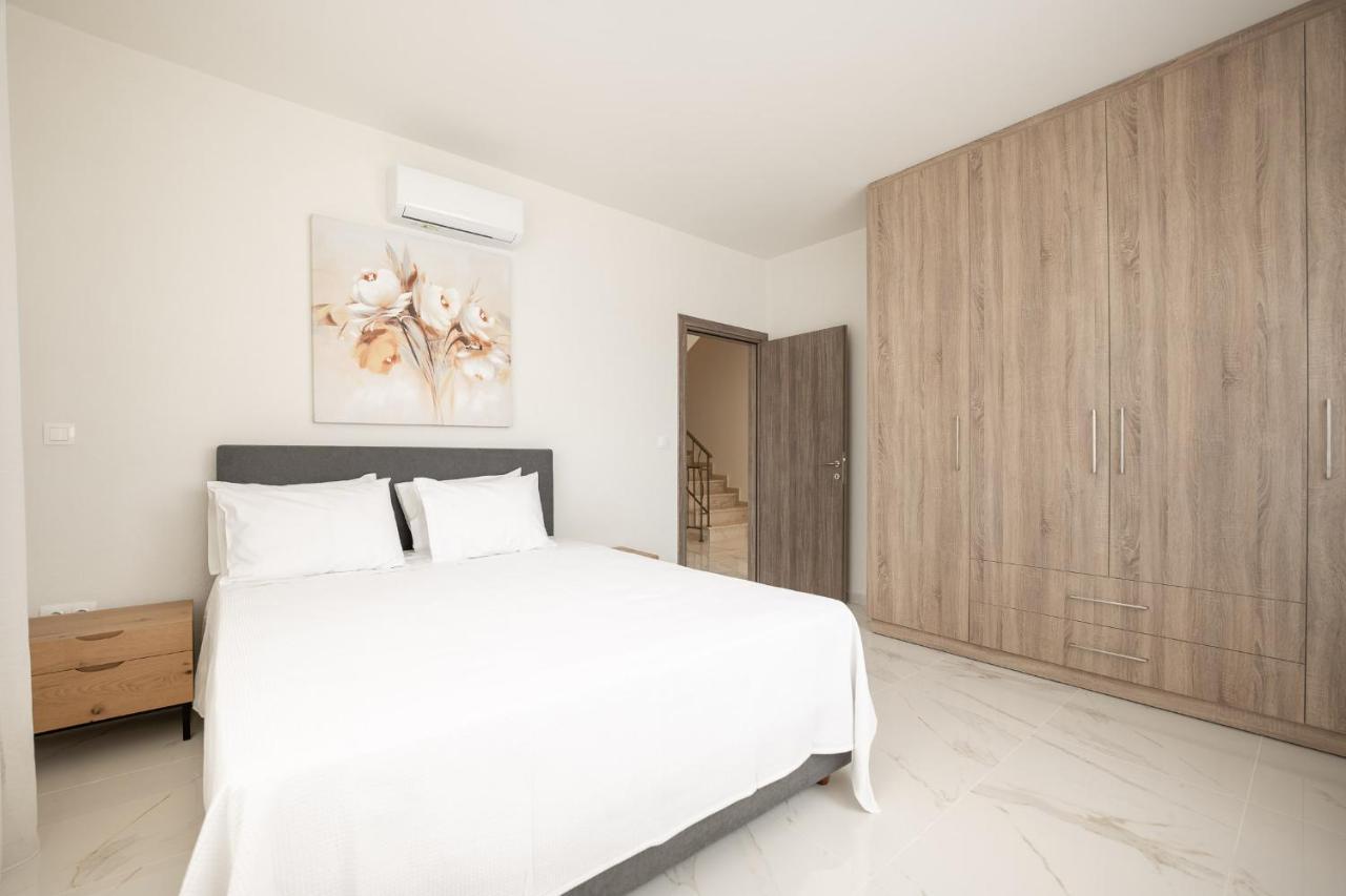 Kalisun Exclusive Villas Nea Kallikrateia Bagian luar foto