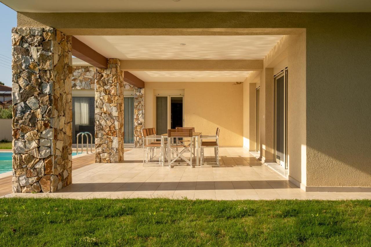 Kalisun Exclusive Villas Nea Kallikrateia Bagian luar foto
